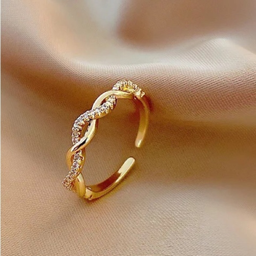 Classic Hollow Twist Chain Adjustable Ring
